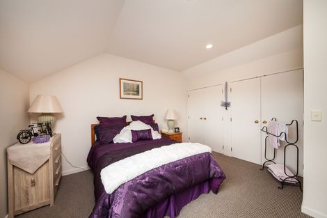 Photo of property in 7 The Oaks, Awapuni, Palmerston North, 4412