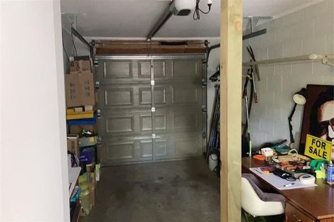 Photo of property in 5a Nimrod Place, Half Moon Bay, Auckland, 2012