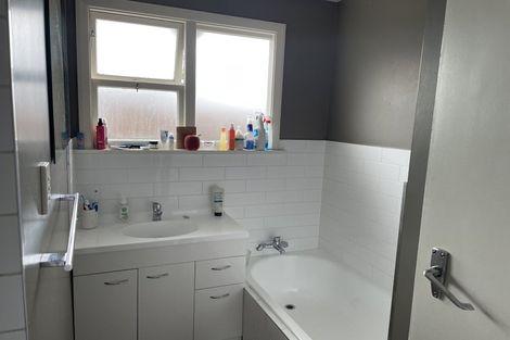 Photo of property in 1/124 Breezes Road, Avondale, Christchurch, 8061