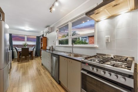 Photo of property in 18 Braid Road, St Andrews, Hamilton, 3200