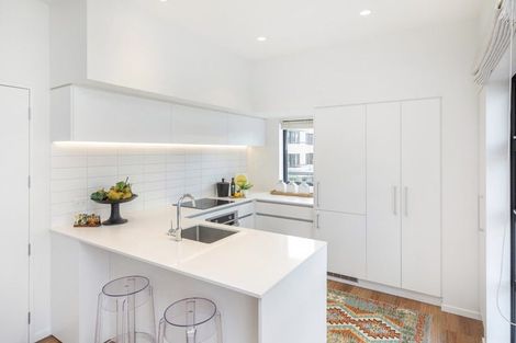 Photo of property in 2/30 Peterborough Street, Christchurch Central, Christchurch, 8013