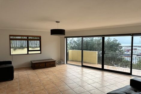 Photo of property in 4 Karaka Road, Bluff Hill, Napier, 4110