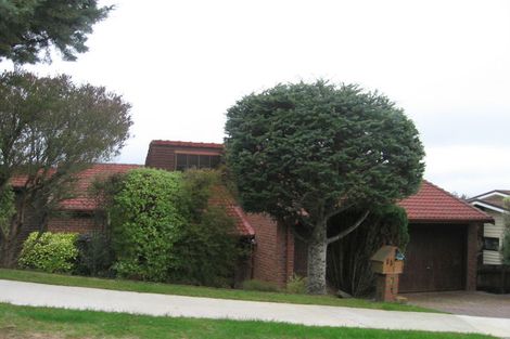 Photo of property in 33 Greyfriars Crescent, Tawa, Wellington, 5028