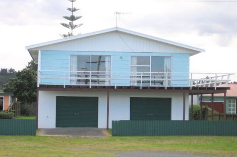 Photo of property in 325 Port Road, Whangamata, 3620