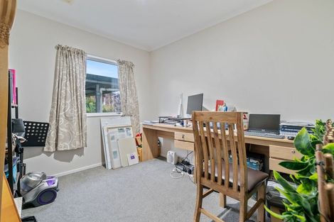 Photo of property in 8 Lomas Place, Manurewa, Auckland, 2102