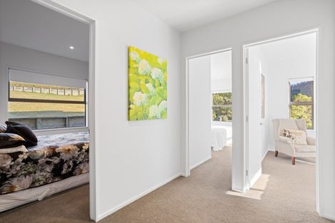 Photo of property in 16 Harbour View Heights, Picton, 7220