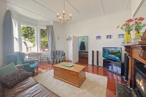 Photo of property in 51 Scarborough Terrace, Mount Victoria, Wellington, 6011