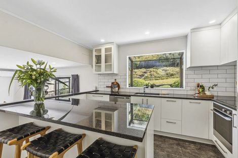 Photo of property in 11 Thatcher Crescent, Crofton Downs, Wellington, 6035