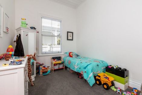 Photo of property in 11 Herne Bay Road, Herne Bay, Auckland, 1011