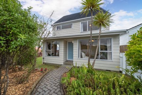 Photo of property in 8a Alister Way, Churton Park, Wellington, 6037