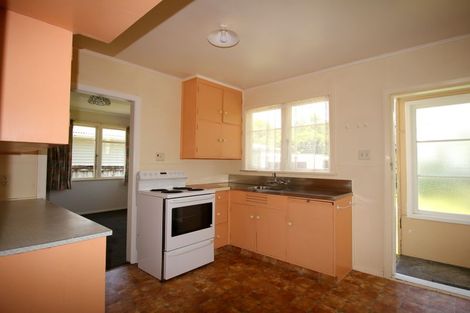 Photo of property in 4 Newcastle Street, Hokowhitu, Palmerston North, 4410