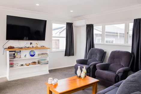 Photo of property in 10 Clyde Street, Levin, 5510