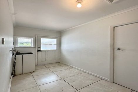 Photo of property in 396 Stokes Valley Road, Stokes Valley, Lower Hutt, 5019