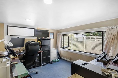 Photo of property in 1/20 Coroglen Avenue, Birkenhead, Auckland, 0626