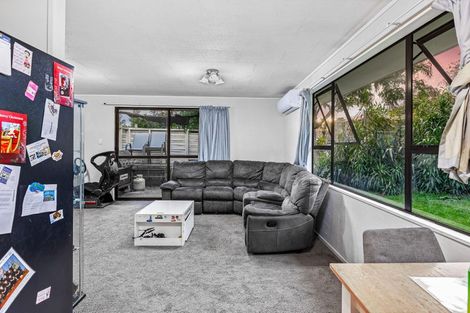 Photo of property in 6 Crosby Road, West Harbour, Auckland, 0618