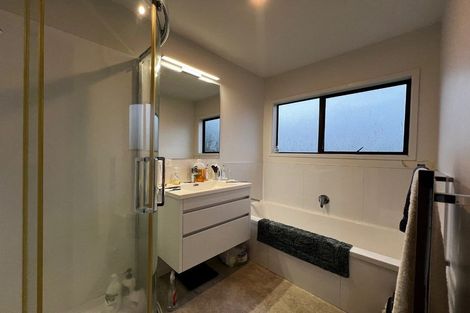 Photo of property in 4/18a Neal Avenue, Glenfield, Auckland, 0629