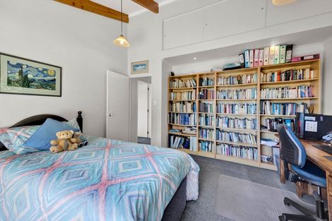 Photo of property in 6 Mayfair Place, Westown, New Plymouth, 4310