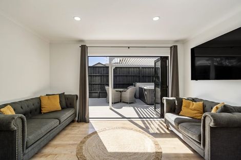 Photo of property in 11 Coventry Way, Long Bay, Auckland, 0630