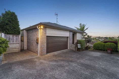 Photo of property in 2/28 Mark Edward Drive, Half Moon Bay, Auckland, 2012