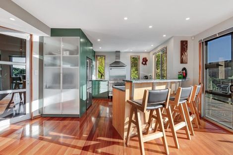 Photo of property in 10 Waitea Road, Muriwai, Waimauku, 0881