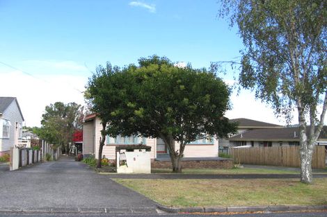 Photo of property in 2/8 Mayville Avenue, New Lynn, Auckland, 0600