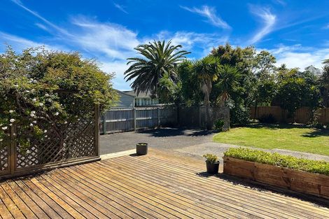 Photo of property in 27 Line Road, Glen Innes, Auckland, 1072