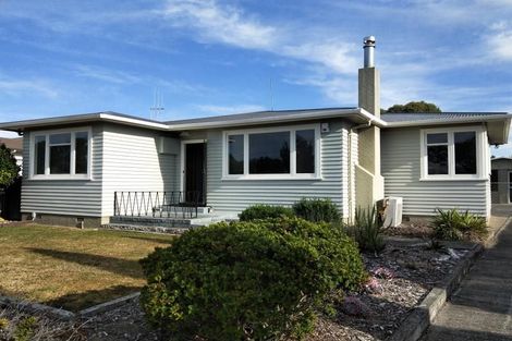 Photo of property in 19 Pembroke Street, Highbury, Palmerston North, 4412