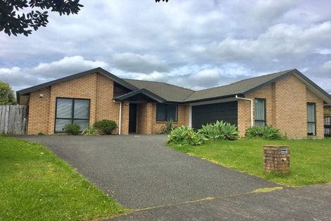 Photo of property in 102 Armoy Drive, East Tamaki, Auckland, 2016