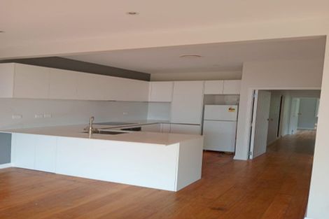 Photo of property in 43 Rona Street, Eastbourne, Lower Hutt, 5013