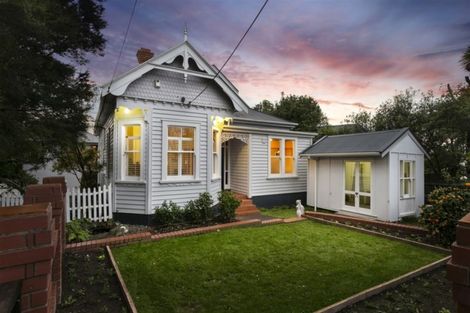 Photo of property in 58 Gladstone Road, Northcote, Auckland, 0627