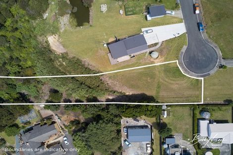 Photo of property in 1 Lori Lane, Coopers Beach, 0420