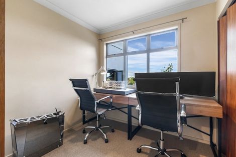 Photo of property in 67 Harbour View Road, Te Atatu Peninsula, Auckland, 0610