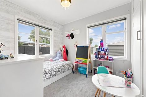 Photo of property in 32 Smythe Road, Henderson, Auckland, 0612