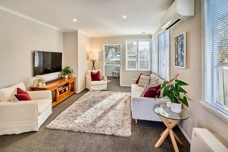 Photo of property in 33 Gibson Crescent, Naenae, Lower Hutt, 5011