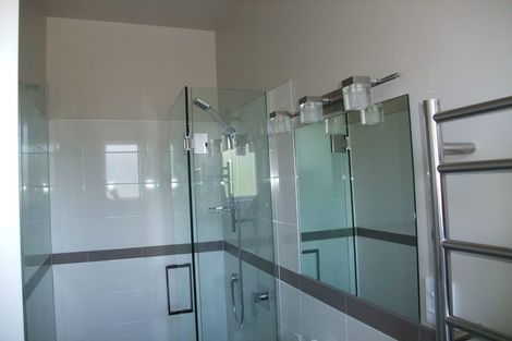 Photo of property in 2/52 Richmond Avenue, Northcote Point, Auckland, 0627