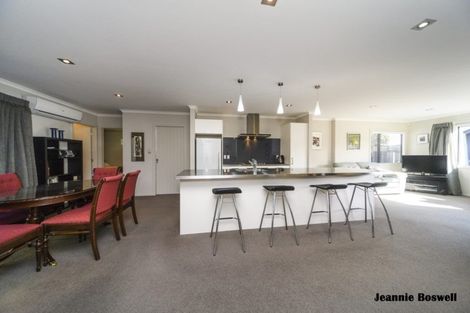Photo of property in 5 Virtue Place, Hokowhitu, Palmerston North, 4410