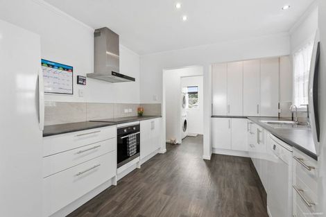 Photo of property in 27 Orchard Rise, Rosehill, Papakura, 2113