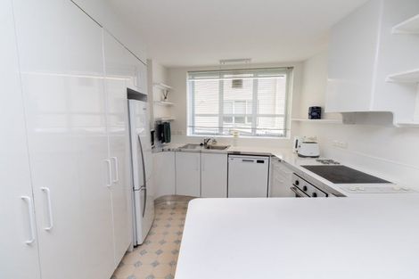 Photo of property in Wharenui Apartments, 274 Oriental Parade, Oriental Bay, Wellington, 6011