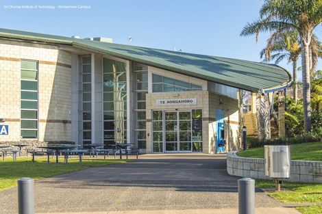 Photo of property in 102 College Place, Poike, Tauranga, 3112