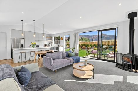 Photo of property in 4 Robrosa Street, Wanaka, 9305