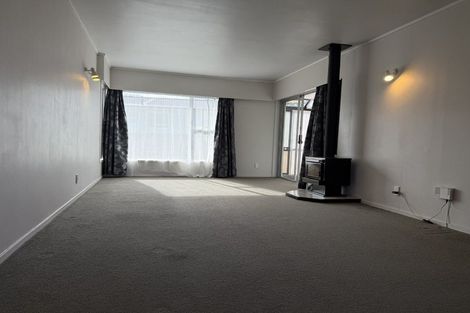 Photo of property in 17a Thorburn Avenue, Red Beach, 0932