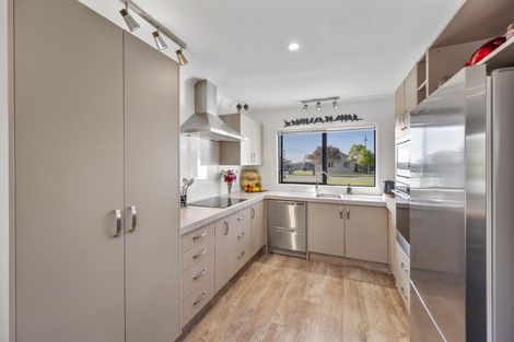 Photo of property in 18 Mcnaughton Place, Onekawa, Napier, 4110