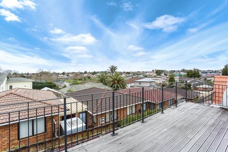 Photo of property in 2/8 Wood Street, Papakura, 2110