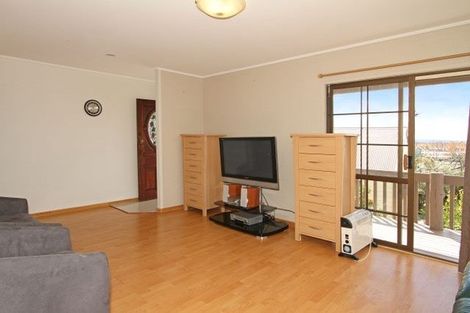 Photo of property in 463 Don Buck Road, Massey, Auckland, 0614