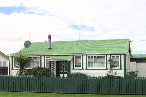 Photo of property in 15 Shortt Street, Foxton Beach, Foxton, 4815