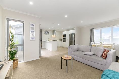 Photo of property in 1 Honour Road, Papakura, 2110