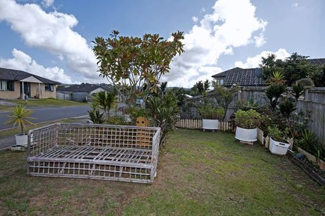 Photo of property in 7 Misty Valley Drive, Henderson, Auckland, 0612