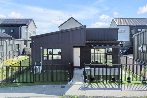 Photo of property in 69 Black Beech Crescent, Takanini, 2110