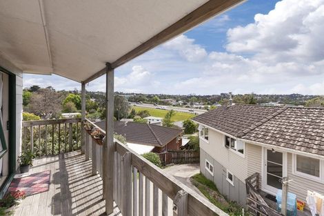 Photo of property in 10 Totaravale Drive, Totara Vale, Auckland, 0629