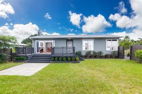 Photo of property in 29 Tirimoana Road, Te Atatu South, Auckland, 0602